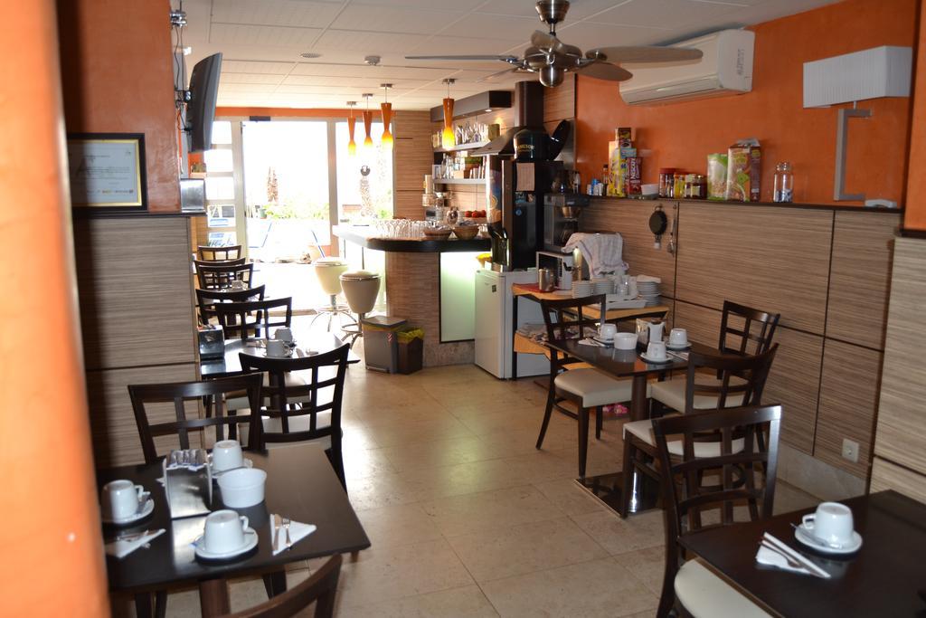 Hostal Don Juan I Alcalá de Henares Oda fotoğraf