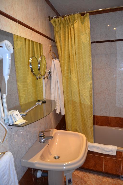 Hostal Don Juan I Alcalá de Henares Oda fotoğraf