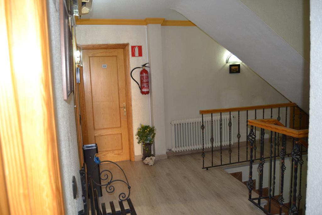 Hostal Don Juan I Alcalá de Henares Dış mekan fotoğraf
