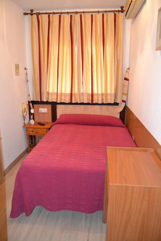 Hostal Don Juan I Alcalá de Henares Dış mekan fotoğraf